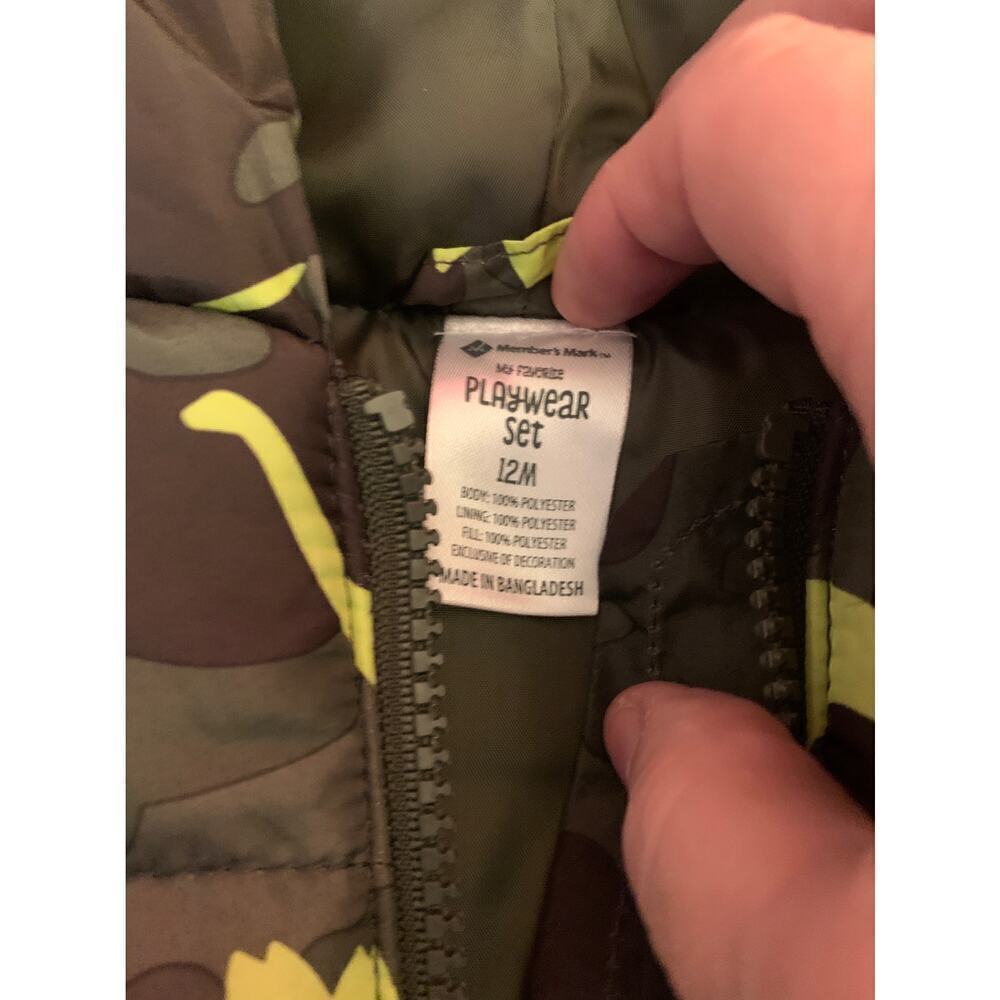 MEMBER’S MARK Boy’s Camo Dinosaur Full Zip Hooded Puffer Vest / Size: 12 Months - Picture 3 of 9